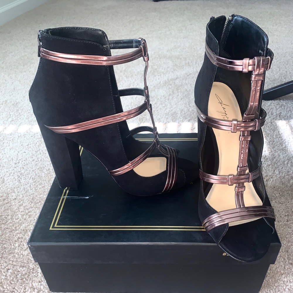 Daya by Zendaya cage block heel